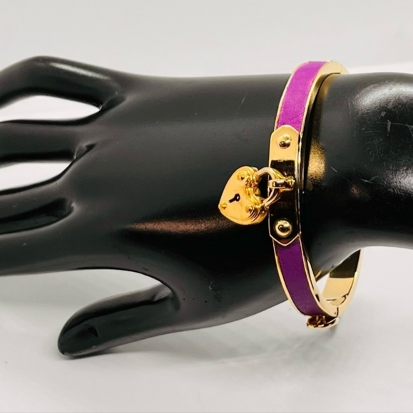 Juicy Couture Heart Charm Purple Leather Bangle Bracelet. - Picture 3 of 3